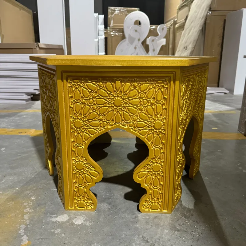 Indian Wedding Decor Supply - Tavolo Rotondo Dorato con Motivo Floreale