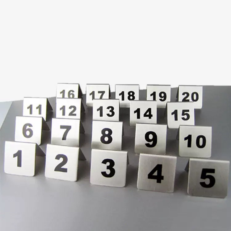 Numeri da Tavolo in Acciaio In - Table Number Gold recensione e prezzo